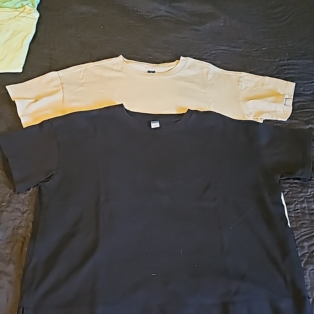 Old navy big kids shirts  size‎ m